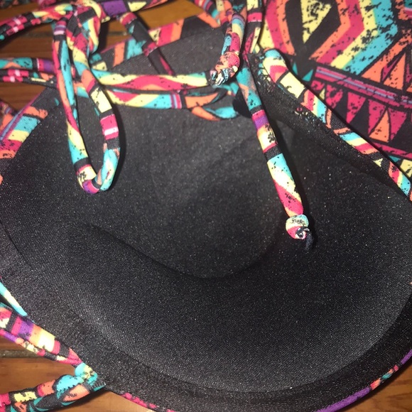 Apollo swimwear top size XL - Picture 5 of 6